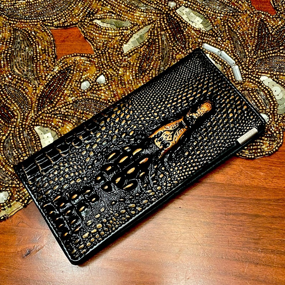 ✨ UNIQUE ✨ Alligator wallet (gold/black)